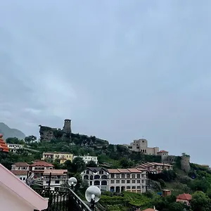 3* فندق --hotel Deal-- With Castle View